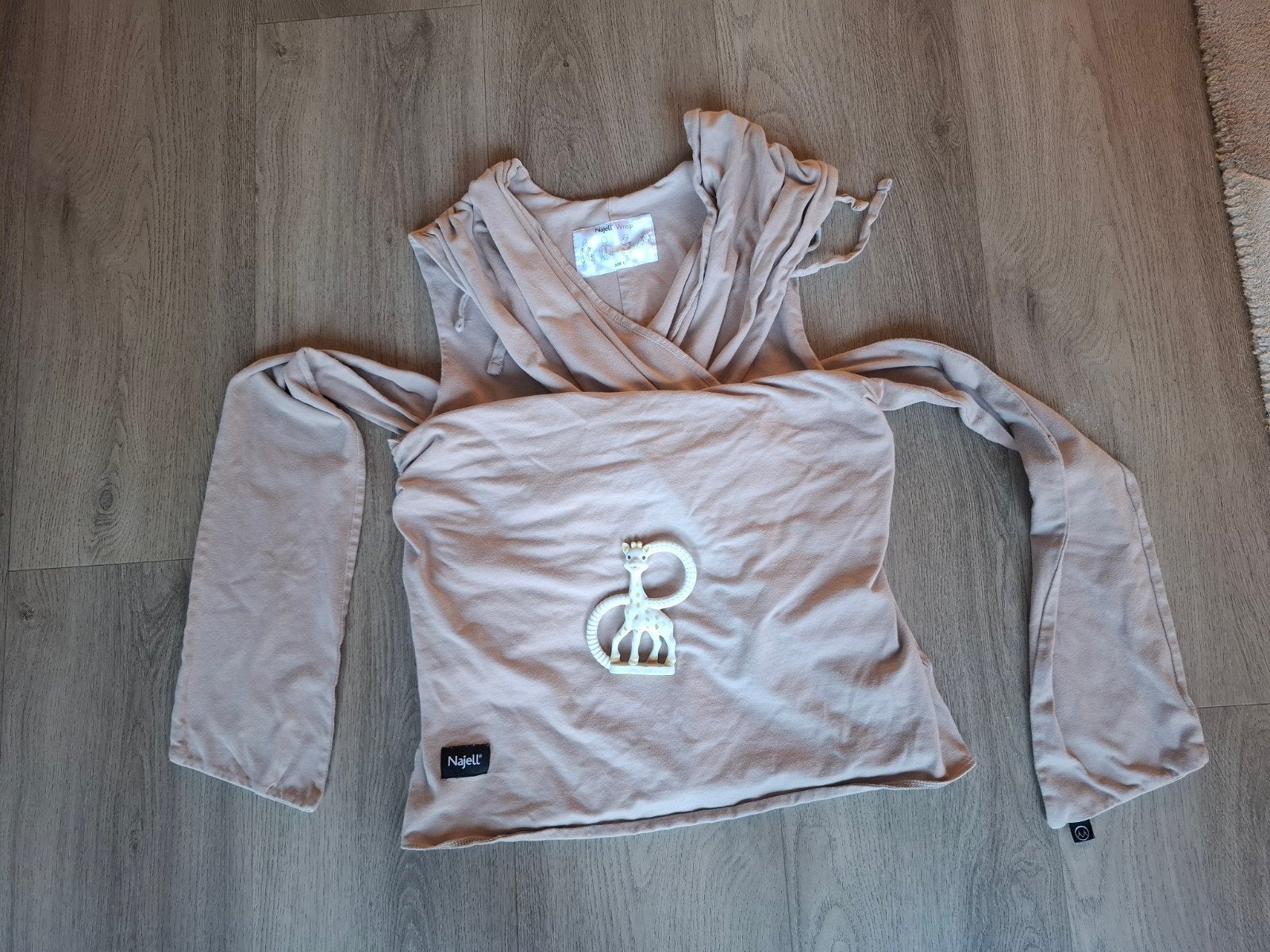 Najell Wrap Beige Maat L - Comfortabele Draagdoek, Kinderen en Baby's, Babydragers en Draagdoeken, Zo goed als nieuw, Draagdoek