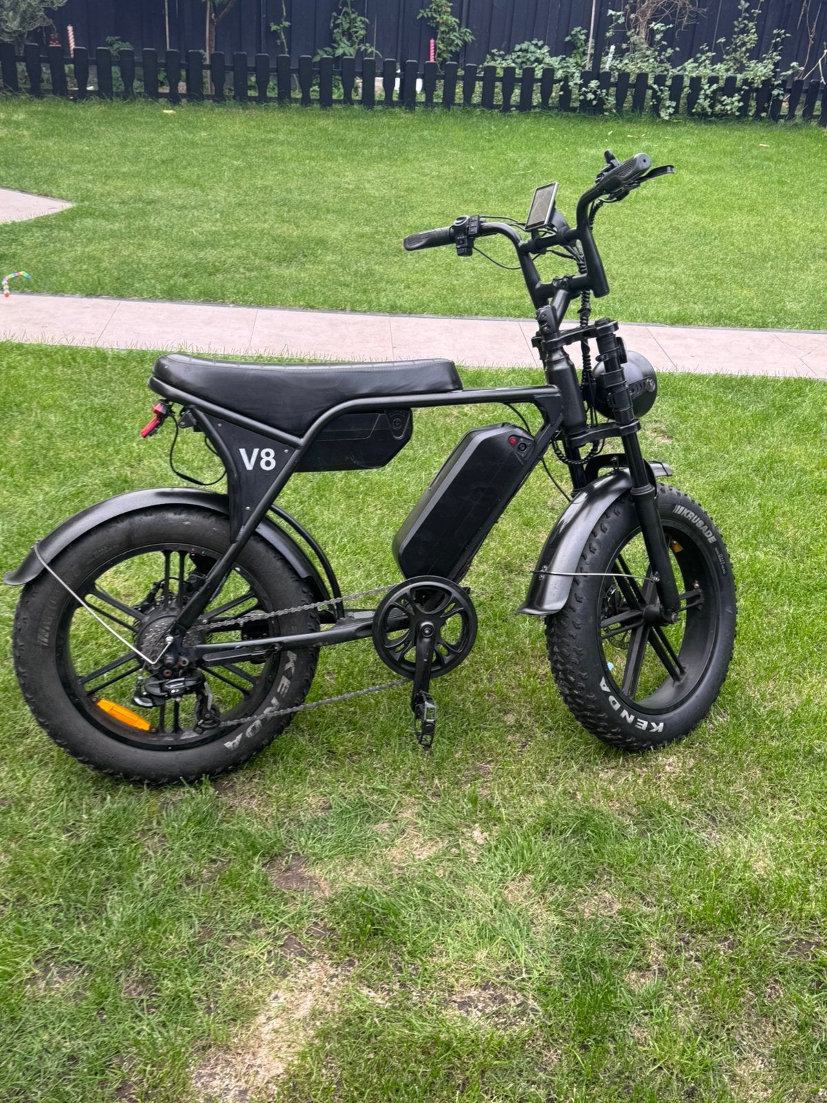 V8 dubbel accu, Ophalen of Verzenden, Zo goed als nieuw, Overige modellen