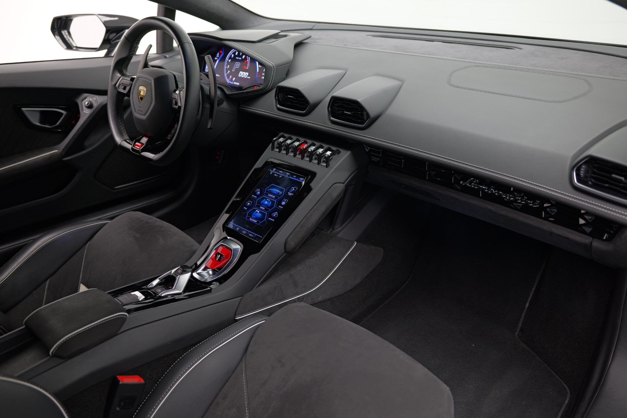 Lamborghini Huracán 5.2 V10 EVO |Lift|Carbon.Spoiler|Cruise, Auto's, Lamborghini, Automaat, Gebruikt, 5204 cc, Zwart