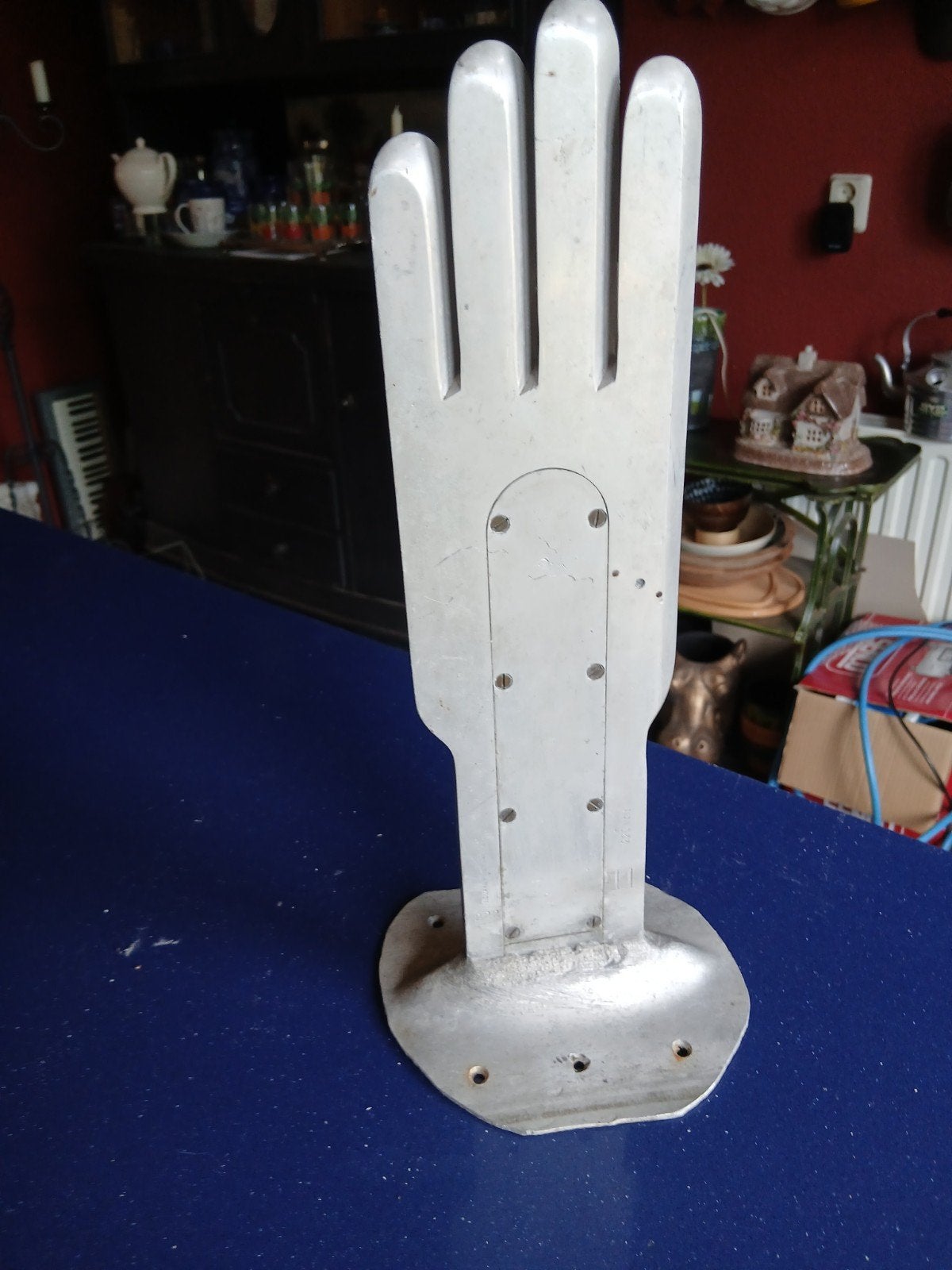 Vintage aluminium mal voor handschoenen, Antiek en Kunst, Curiosa en Brocante, Ophalen of Verzenden