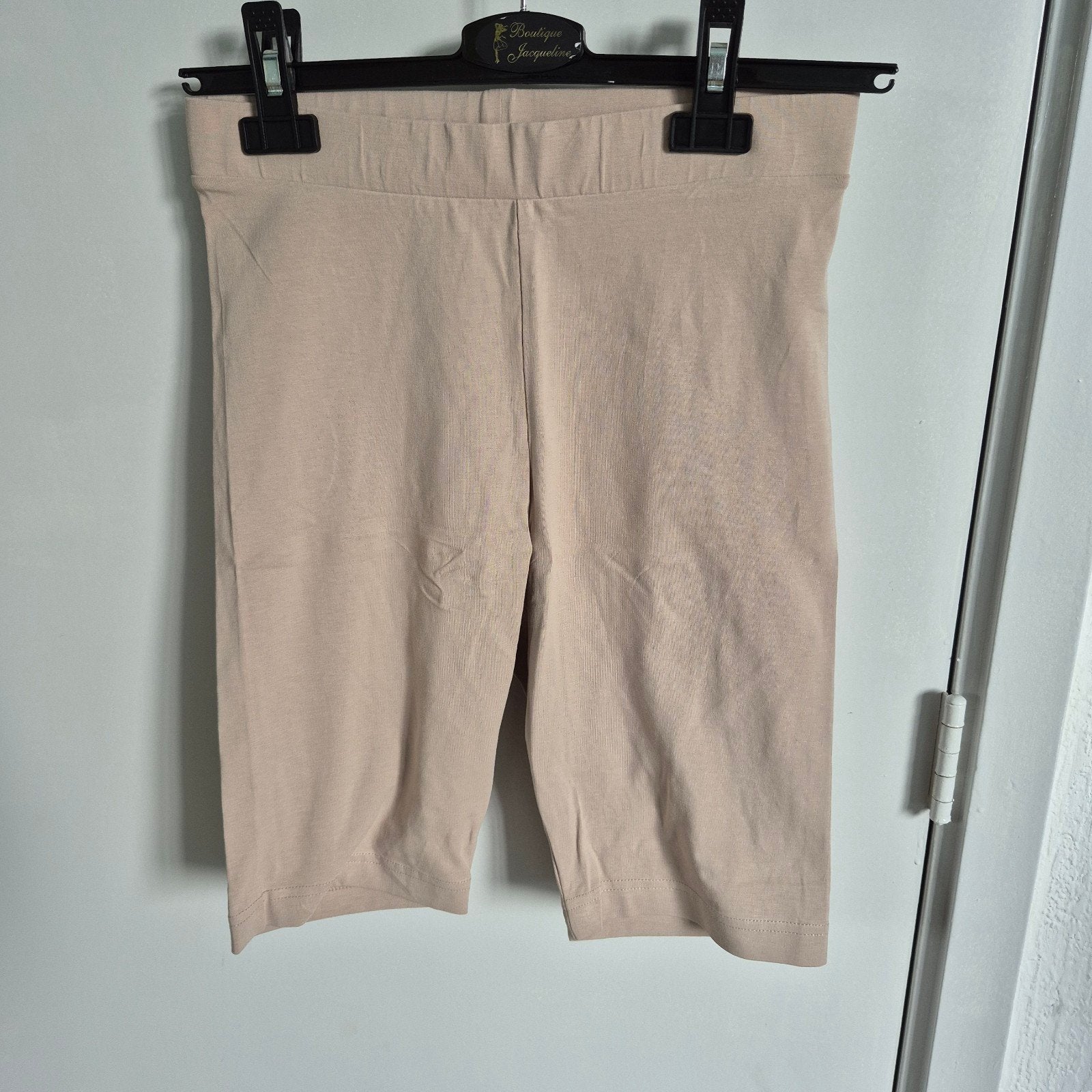 MONKI beige dames korte broek maat S, Kort, Beige, Ophalen of Verzenden, Zo goed als nieuw