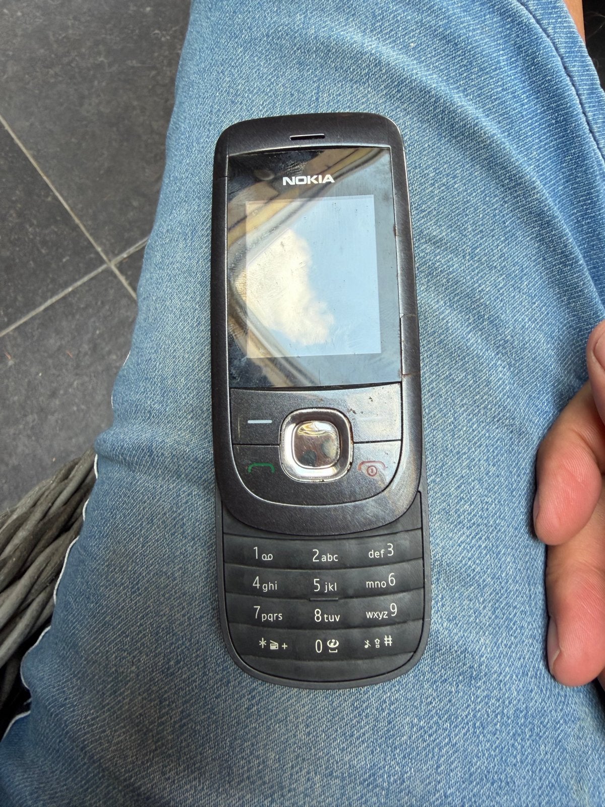Nokia 2220s - Werking onbekend, zolder vondst, Telecommunicatie, Mobiele telefoons | Nokia, Schuifmodel, Zwart, Fysiek toetsenbord