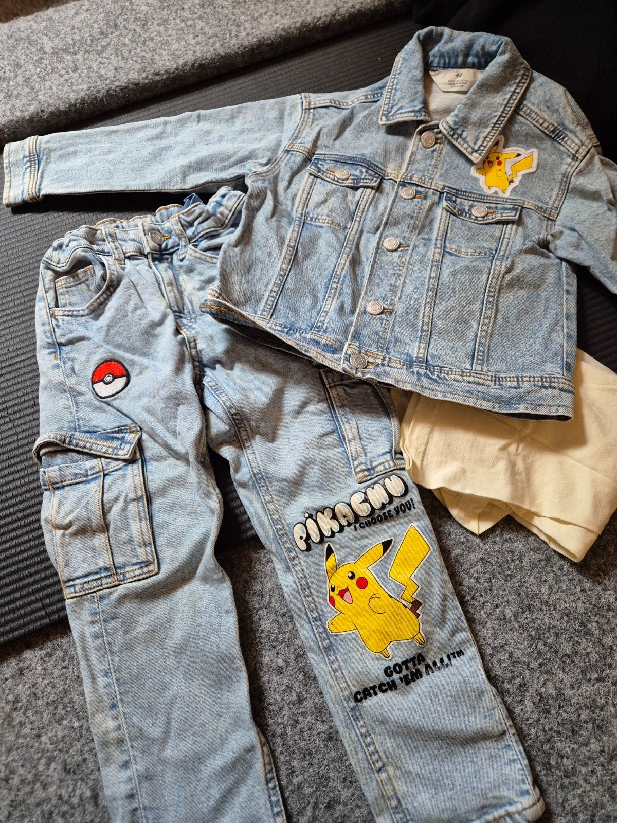 3 delig spijkerjas pokemon 116, Ophalen of Verzenden, Jongen of Meisje