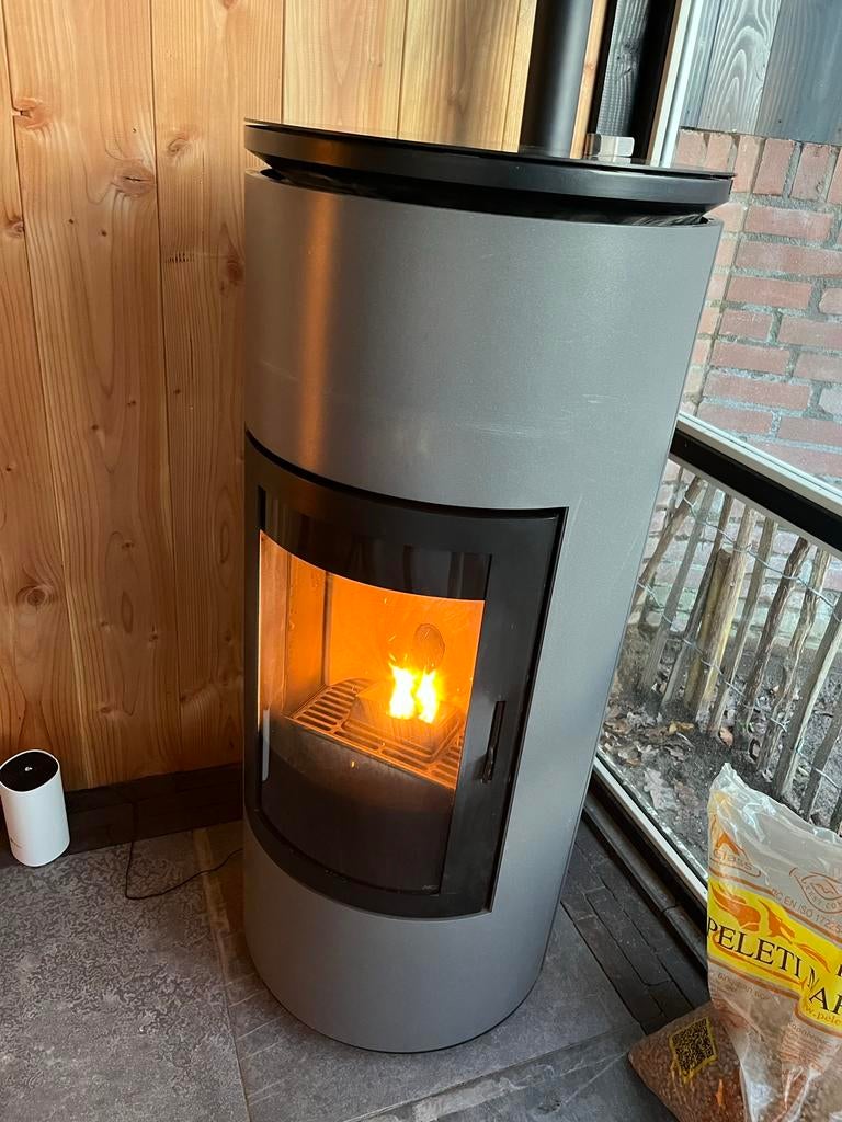 Gezocht MCZ pellet kachel monteur, Ophalen of Verzenden, Zo goed als nieuw, Hout, Houtkachel