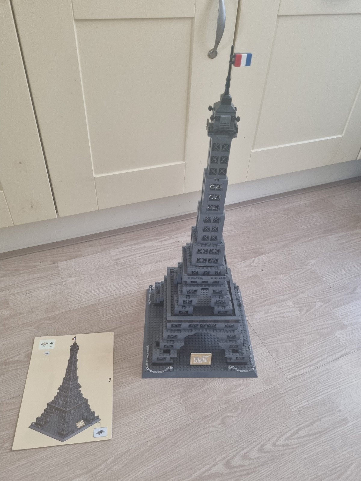 Bouwstenen Eiffeltoren, Ophalen, Gebruikt, 1:32 tot 1:50