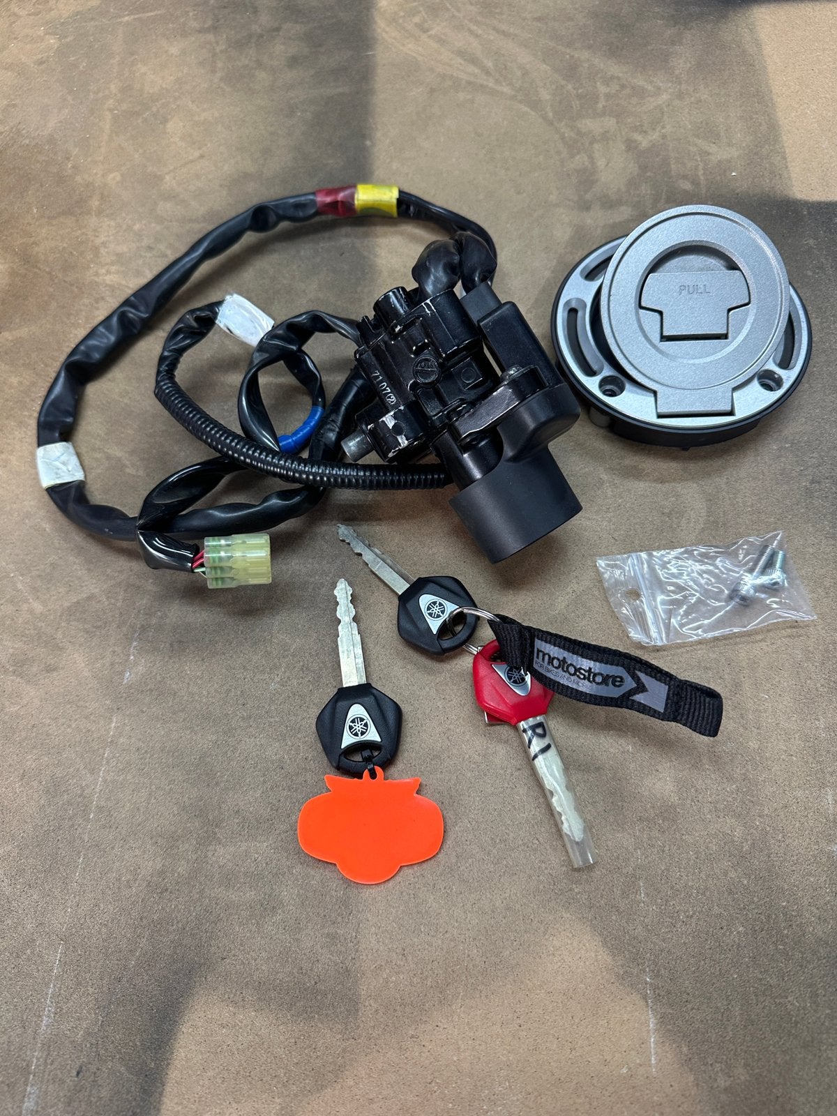 Yamaha YZF R1 contactslot tankdop RN49 2018, Motoren, Ophalen of Verzenden, Gebruikt