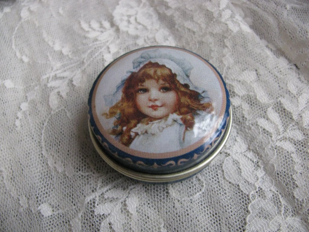 Vintage Blikje - Meisje met Bonnet - 4 cm, Verzenden