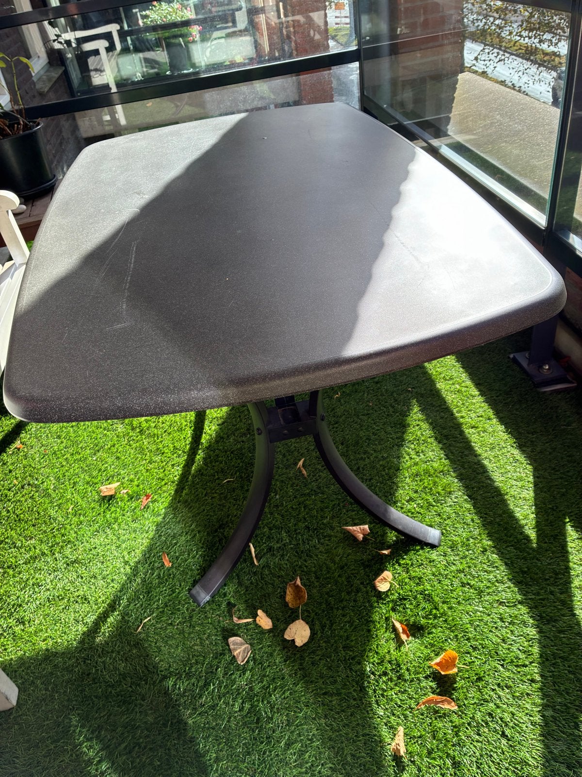 Stevige tuintafel - Ideaal voor balkon of terras, Ophalen, Gebruikt, Rechthoekig, Kunststof