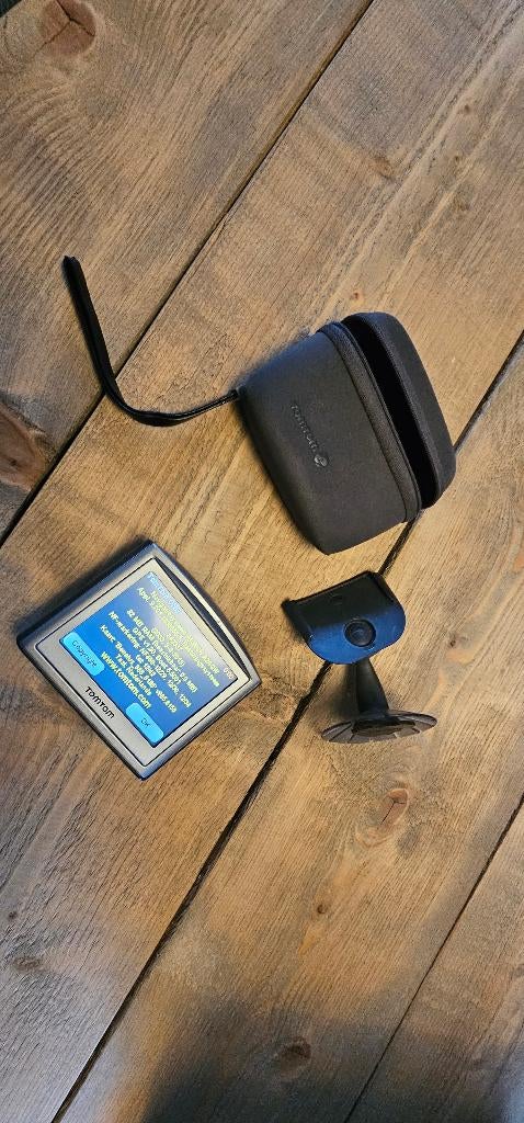 TomTom ONE Navigatie – Inclusief Recente Kaart Benelux, Ophalen of Verzenden, Gebruikt