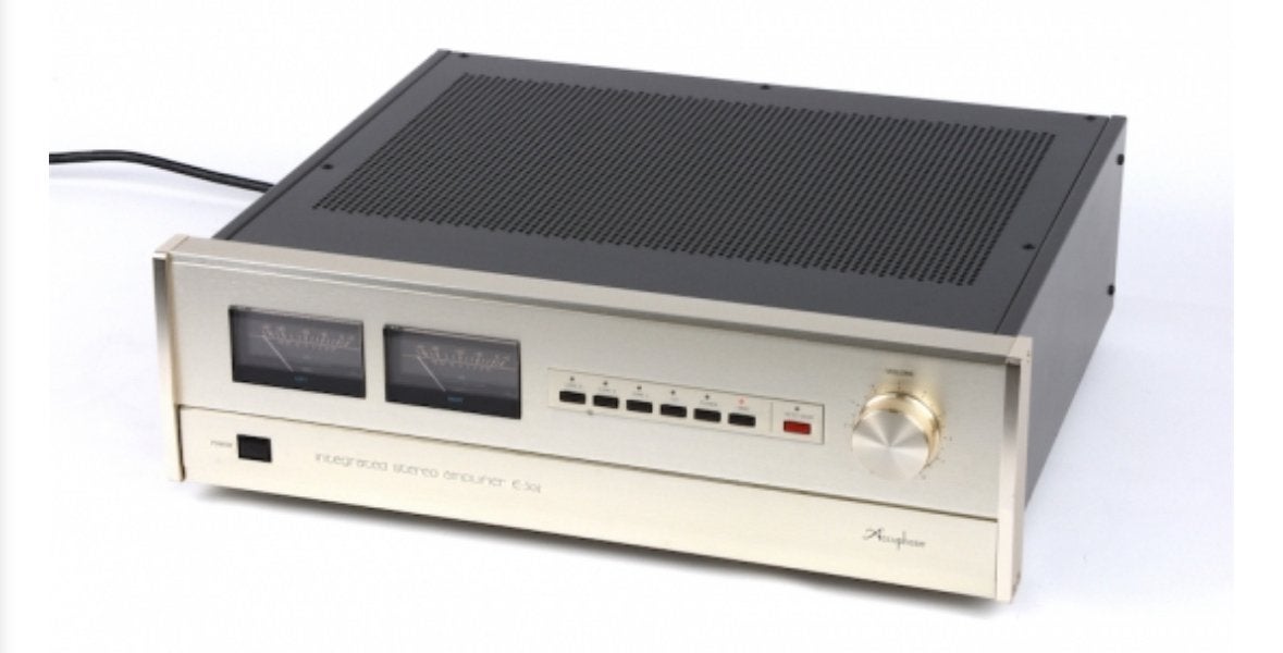 Accuphase E-302 Versterker + Handleiding, Zo goed als nieuw, 120 watt of meer, Stereo, Ophalen