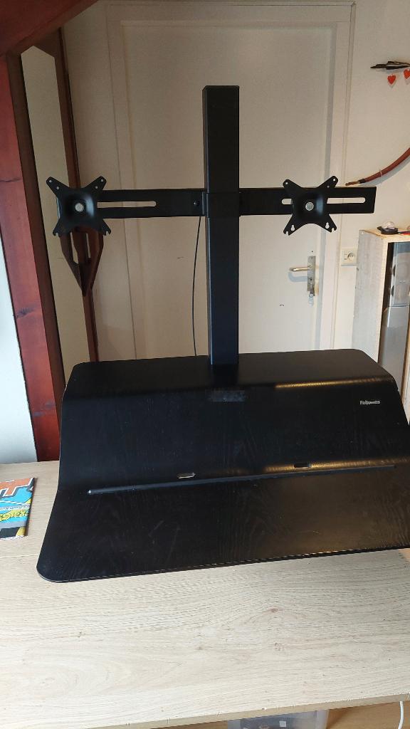 werkstation met dubbele monitor arm, Computers en Software, Monitoren, Ophalen, Zo goed als nieuw, Overige typen, Onbekend
