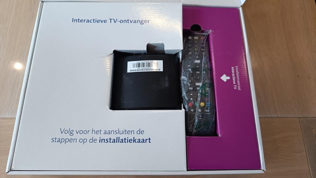 Interactieve TV-ontvanger met afstandsbediening en kabels, Ophalen of Verzenden, Zo goed als nieuw, Decoder