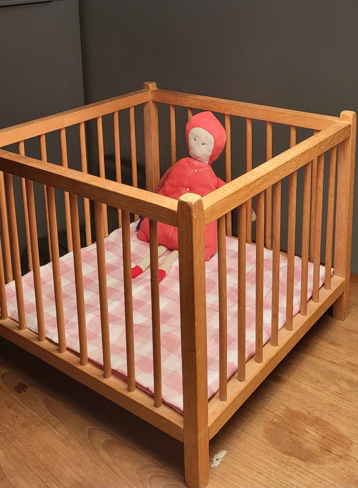 Vintage poppenbox, Kinderen en Baby's, Ophalen, Babypop