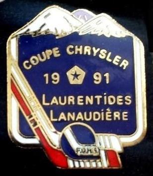 Chrysler Coupe 1991 IJshockey pin, Verzamelen, Speldjes, Pins en Buttons, Verzenden, Nieuw, Transport, Speldje of Pin