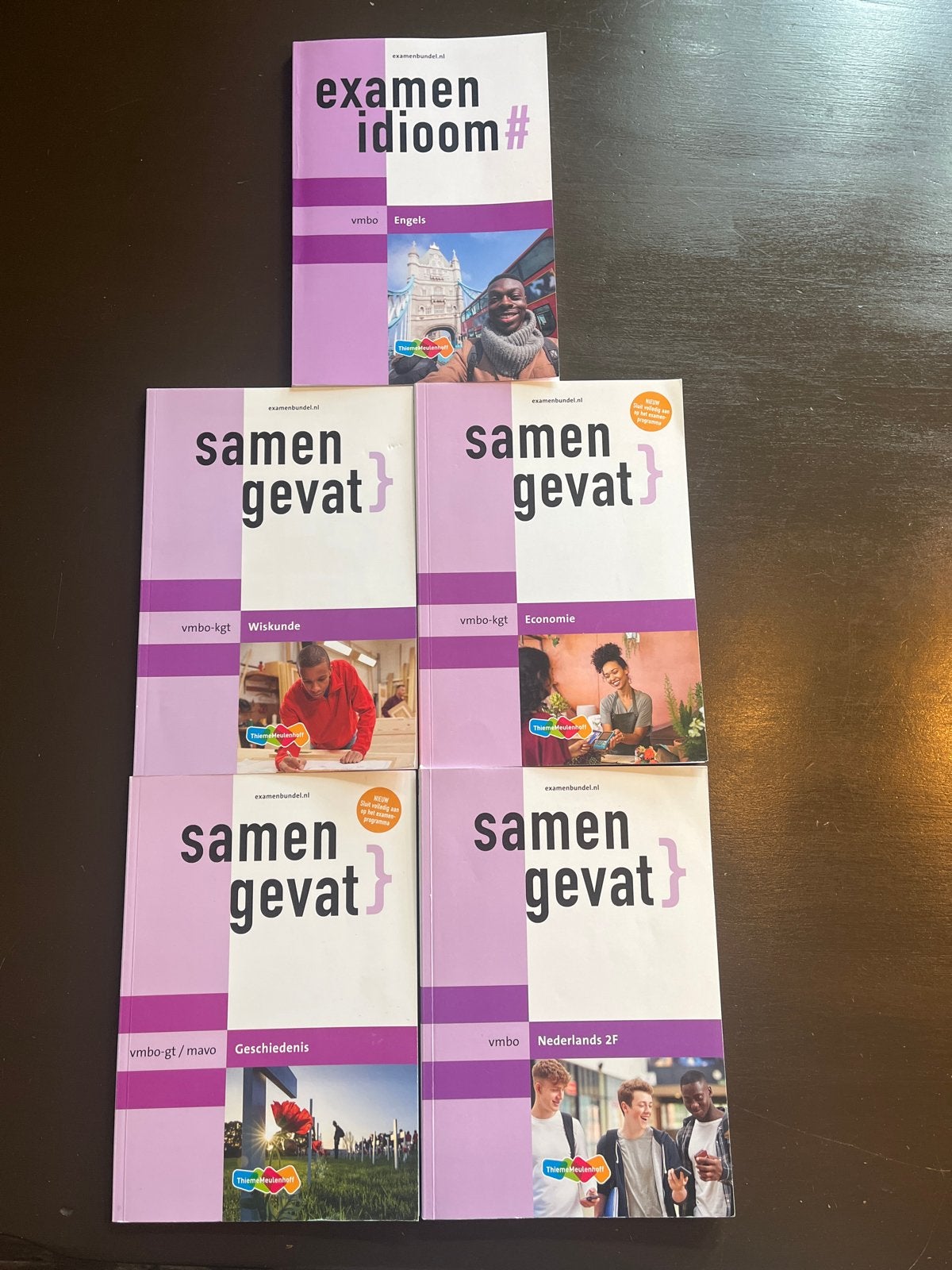 Samengevat VMBO: Engels, Wiskunde, Economie, Geschiedenis, Boeken, Schoolboeken, Ophalen of Verzenden, Gelezen, VMBO, Engels