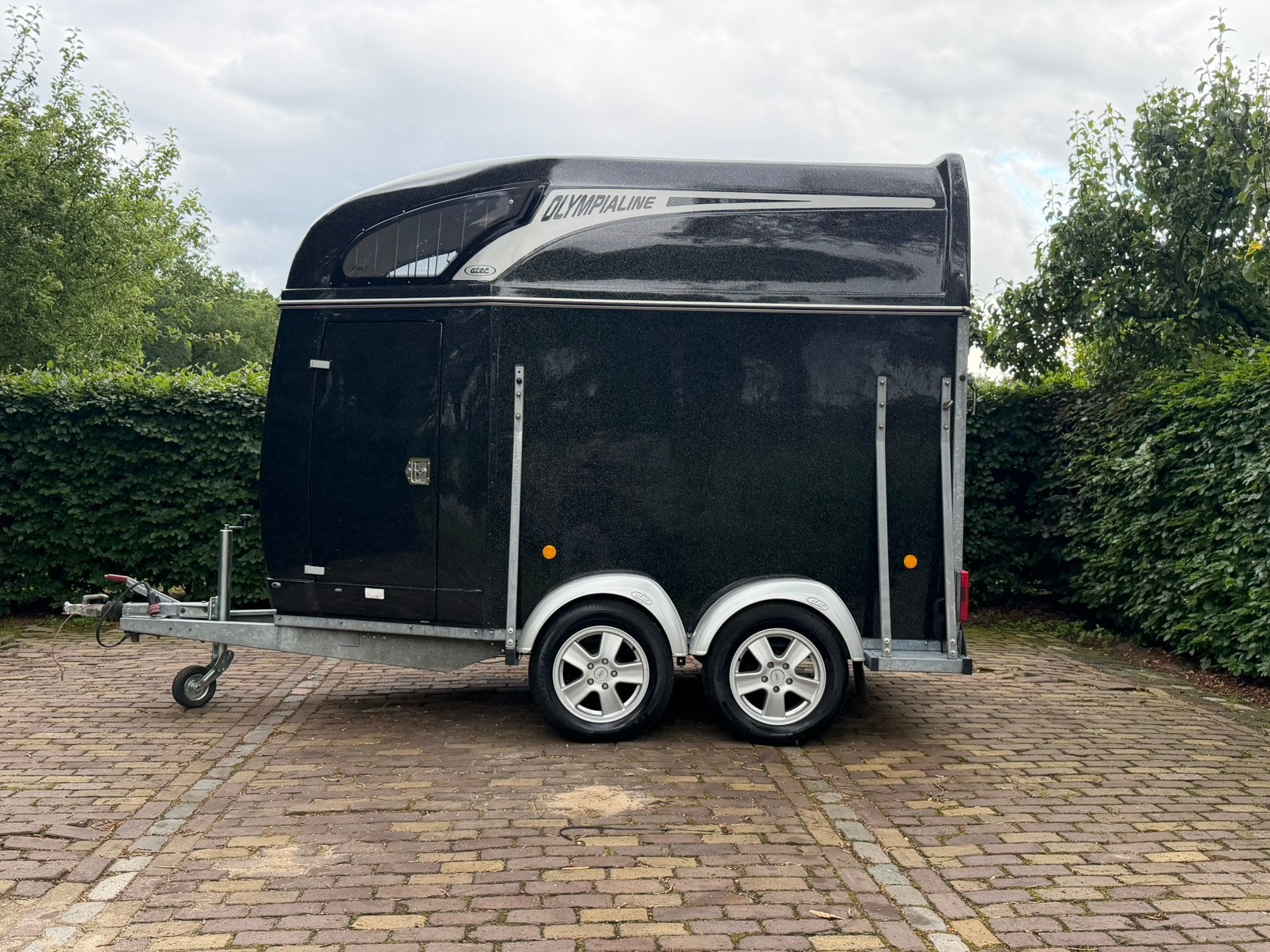 Prachtig mooie atec 1.5 paards trailer, zadelkamer alu vloer, Ophalen, Aluminium, Zo goed als nieuw, 1½-paards trailer