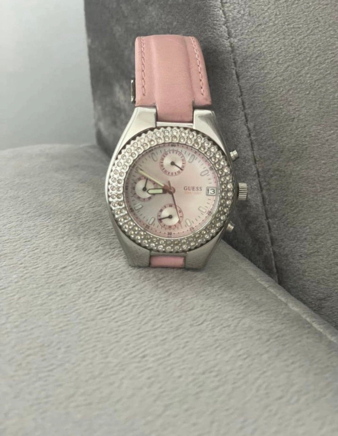 Guess Dameshorloge – Chronograaf met Swarovski-kristallen, Ophalen, Zo goed als nieuw, Staal, Guess