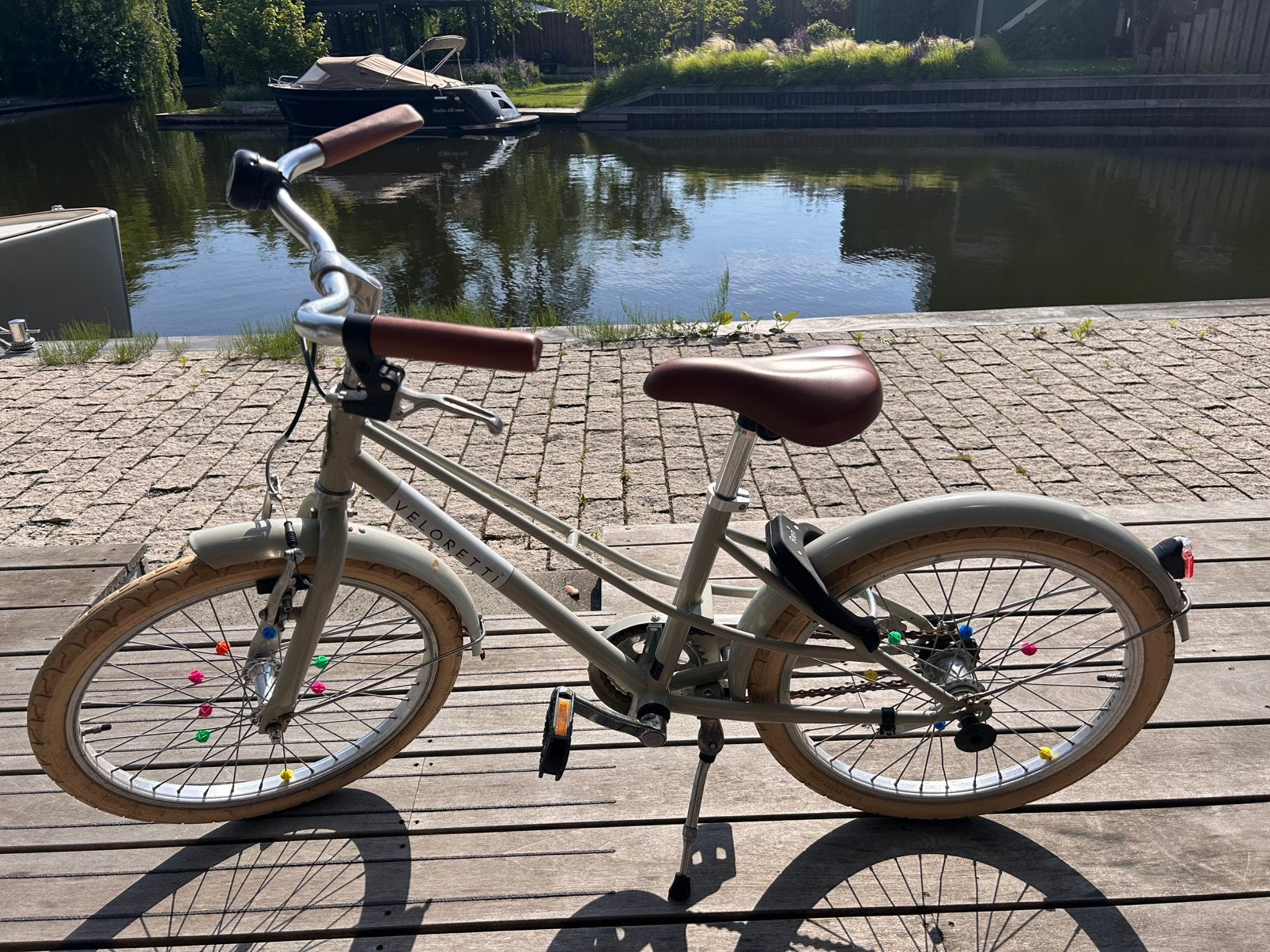 Veloretti Junior 20 inch kinderfiets in Pebble Grey, Ophalen, Gebruikt, Terugtraprem, 20 inch of meer