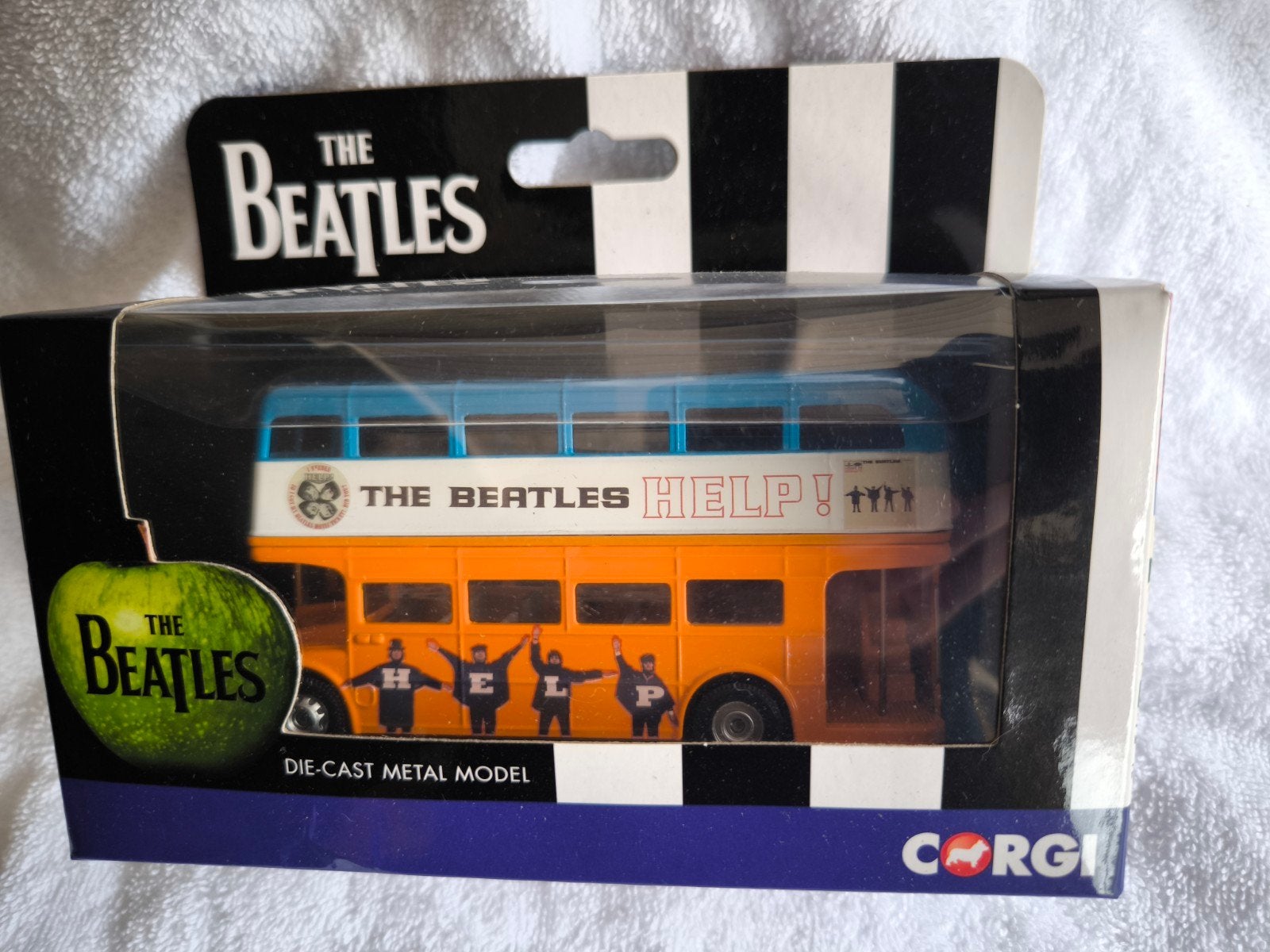 Corgi The Beatles Help! Die-Cast Metal Model Bus, Verzenden