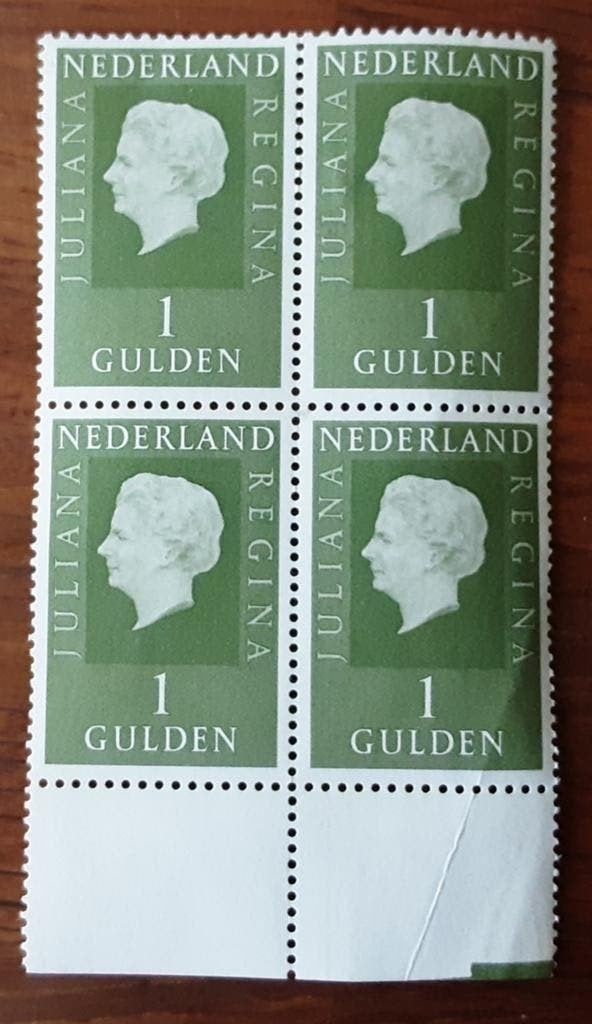 Blok met tab 4 x 1 gulden Juliana Regina NL Postfris, Ophalen of Verzenden