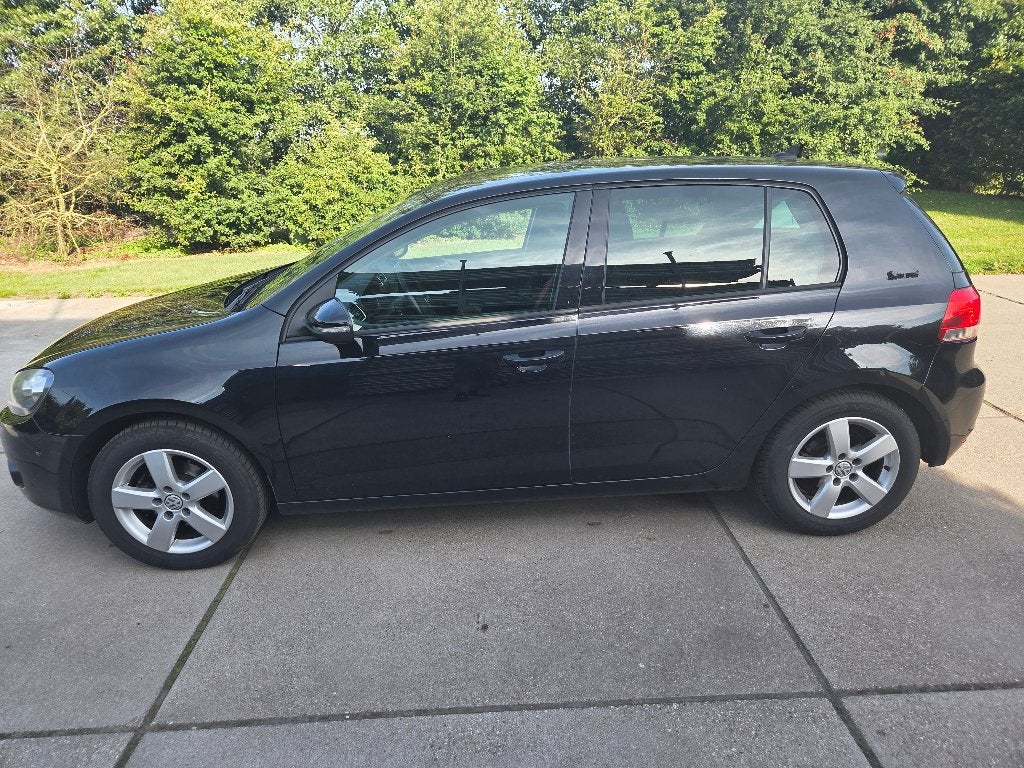 Volkswagen Golf 1.6 TDI 77KW 5D DSG 2011 Zwart, Stof, Zwart, 4 cilinders, 700 kg