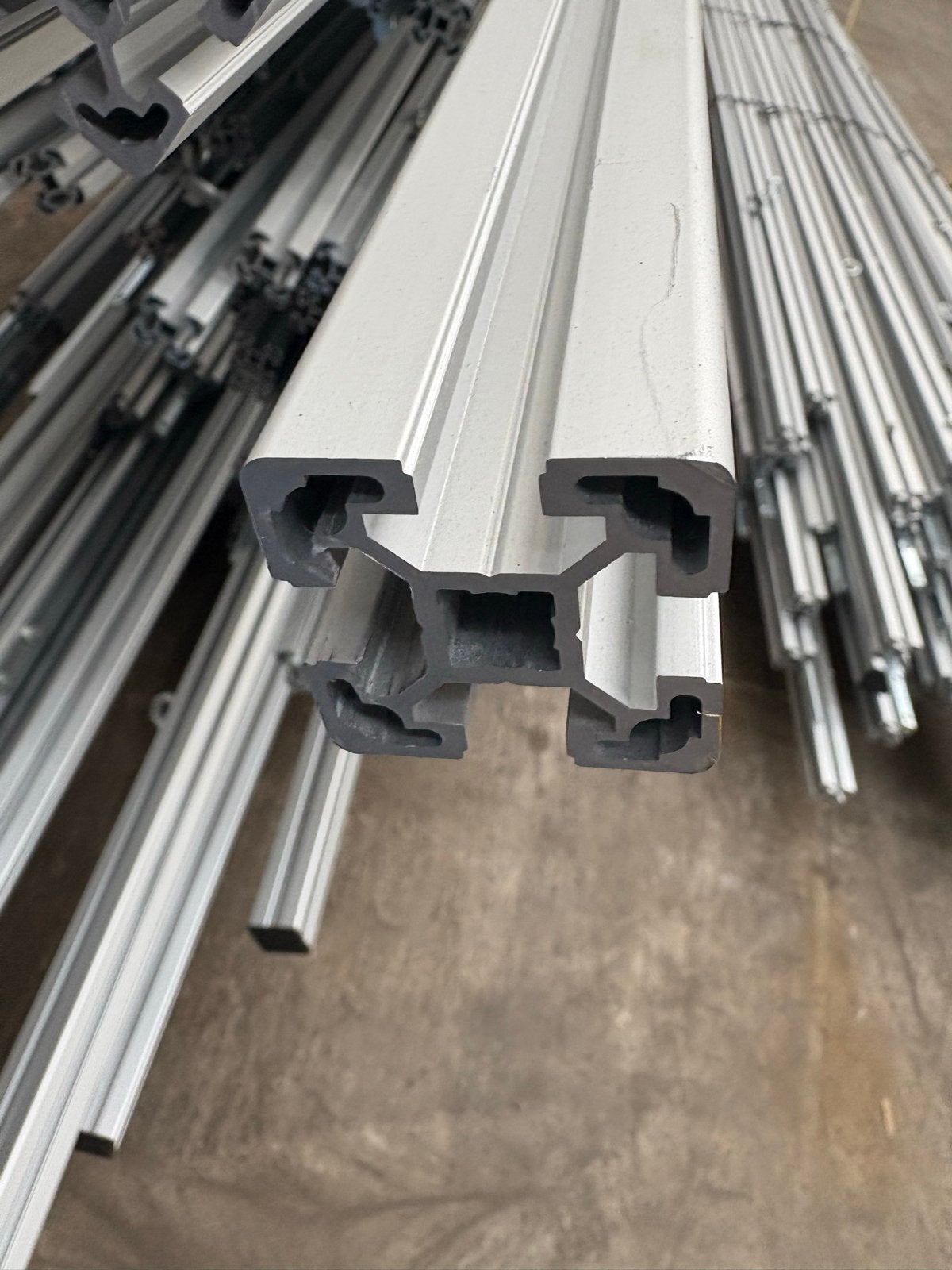 Aluminium Profiel 40x40mm - 5 meter lengte, Doe-het-zelf en Verbouw, Hout en Planken, 25 tot 50 mm, Overige typen, Nieuw, Ophalen of Verzenden