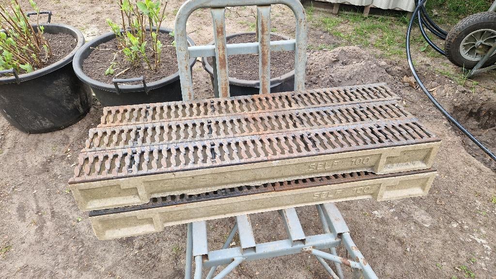 Afvoergoot 6 stuks gietijzeren rooster (NIEUW), Doe-het-zelf en Verbouw, Buizen en Afvoer, Ophalen, Pvc, Overige typen, Nieuw