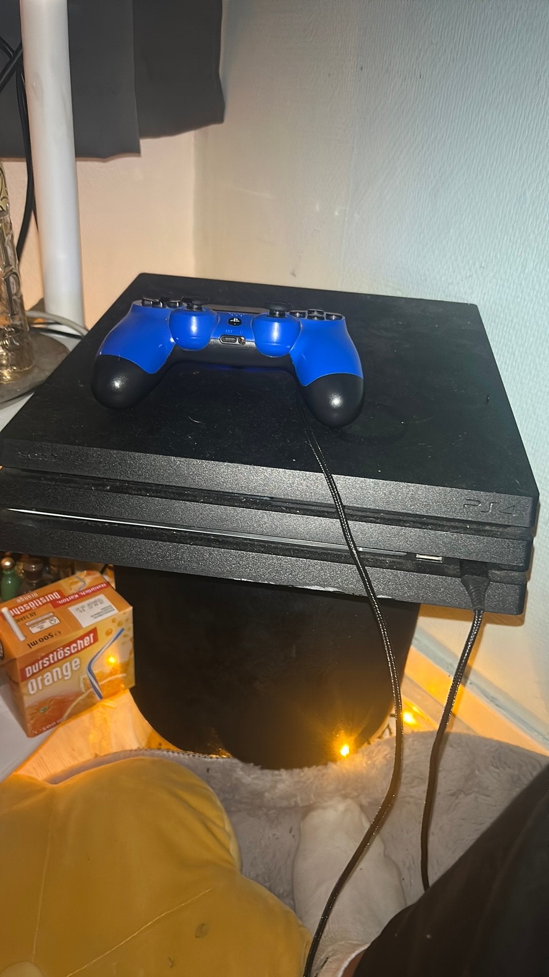 Ps4 te koop plus controller kabels enzv en hij moet weg!, Ophalen of Verzenden, Zo goed als nieuw, Met 1 controller, Slim