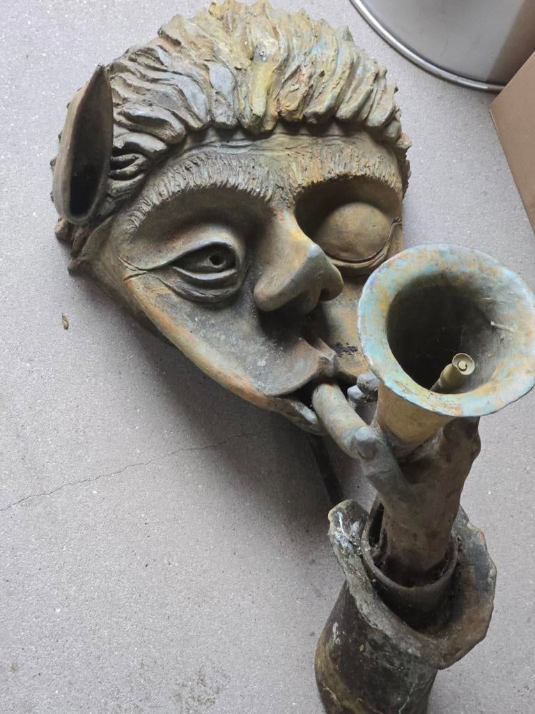 zeer zeldzame, grote antieke bronzen muurfontein €1745, Tuin en Terras, Tuinbeelden, Zo goed als nieuw, Overige materialen, Ophalen of Verzenden