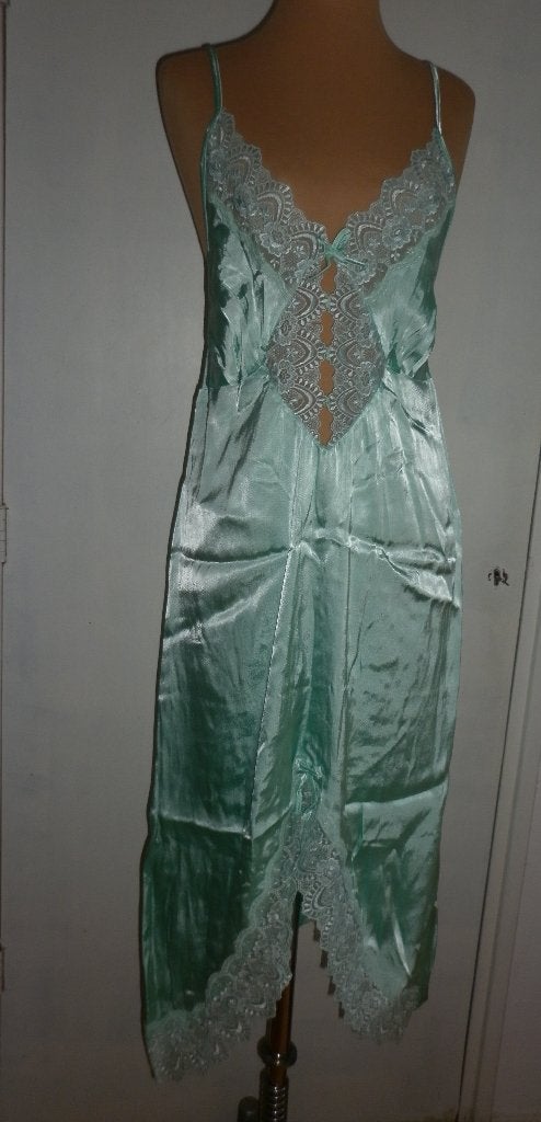 set nachthemd en peignoir maat M, Kleding | Dames, Verzenden, Groen, Nachtkleding