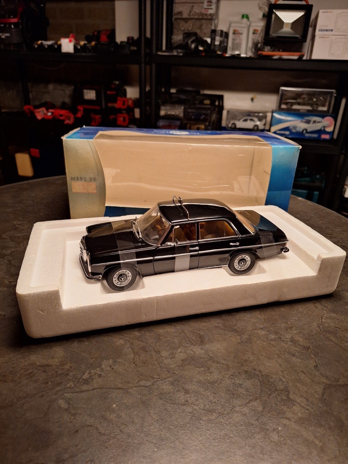 Mcg 1/18 Mercedes Benz 220 D TAXI Mercedes W115

Mercedes Be, Hobby en Vrije tijd, Auto, ., Ophalen of Verzenden, Zo goed als nieuw