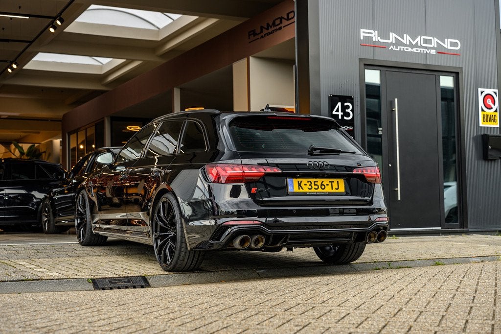Audi A4 Avant 2.9 TFSI RS 4 ABT-S |Keramisch|Pano|530PK|Mass, Auto's, Audi, Automaat, Gebruikt, Zwart, Vierwielaandrijving