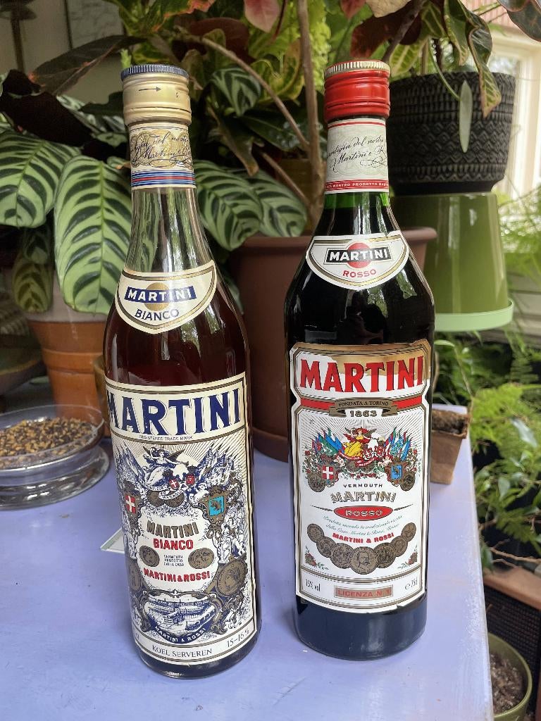 Vintage Martini Rosso en Bianco flessen (2 stuks, ongeopend), Verzamelen, Overige typen, Zo goed als nieuw, Vol, Italië