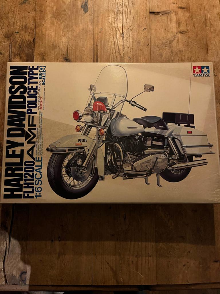 Tamiya Harley Davidson FLH1200 AMF Police Type 1:6, Hobby en Vrije tijd, Modelbouw | Auto's en Voertuigen, Nieuw, Ophalen of Verzenden