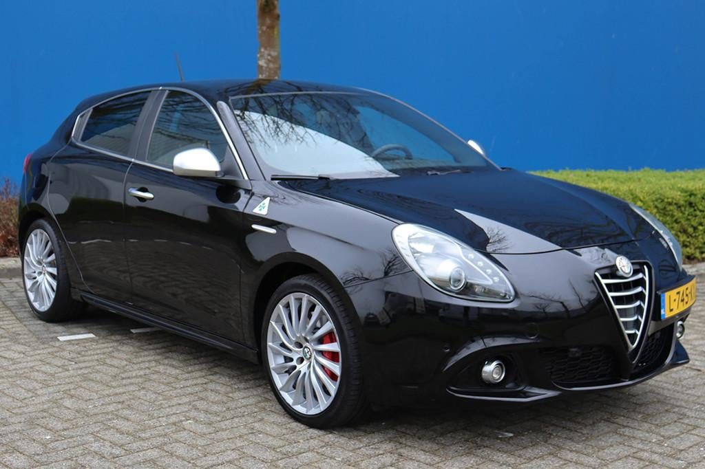 Alfa Romeo Giulietta 1.7 TBi Quadrifoglio Verde, Auto's, Euro 5, Gebruikt, Zwart, Bedrijf