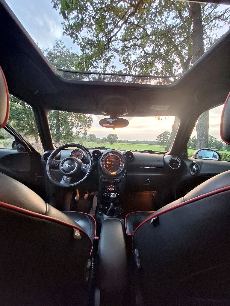 Foto 12 van Mini Countryman 1.6 Cooper 2017 Zwart John Cooper Works JCW