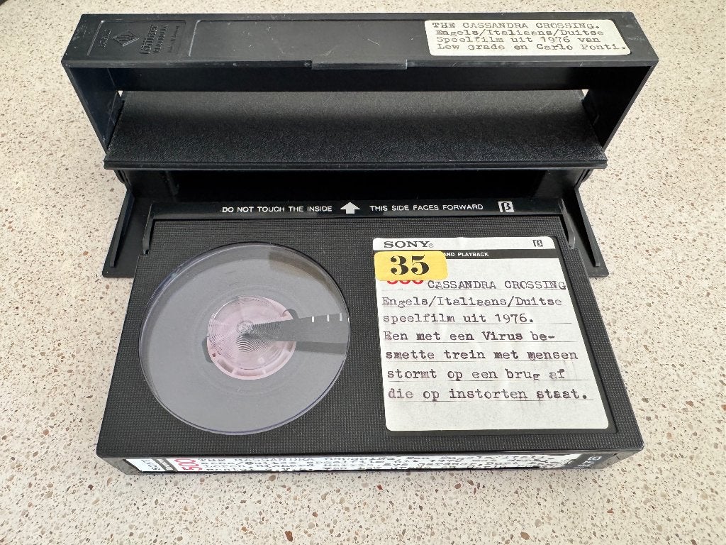 The Cassandra Crossing VHS - Klassieke rampenfilm uit 1976, Nederlands ondertiteld, Gebruikt, Betamax, Ophalen of Verzenden