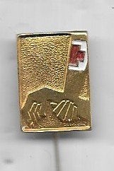 VOOR MIJ ONBEKEND SPELD RODE KRUIS MISSCHIEN, Ophalen of Verzenden, Gebruikt, Overige onderwerpen, Speldje of Pin