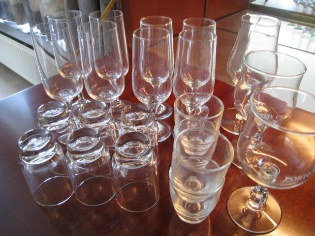 Set van 21 glazen voor sherry, porto en borrels, perfekt !!, Ophalen of Verzenden, Gebruikt, Bierglas