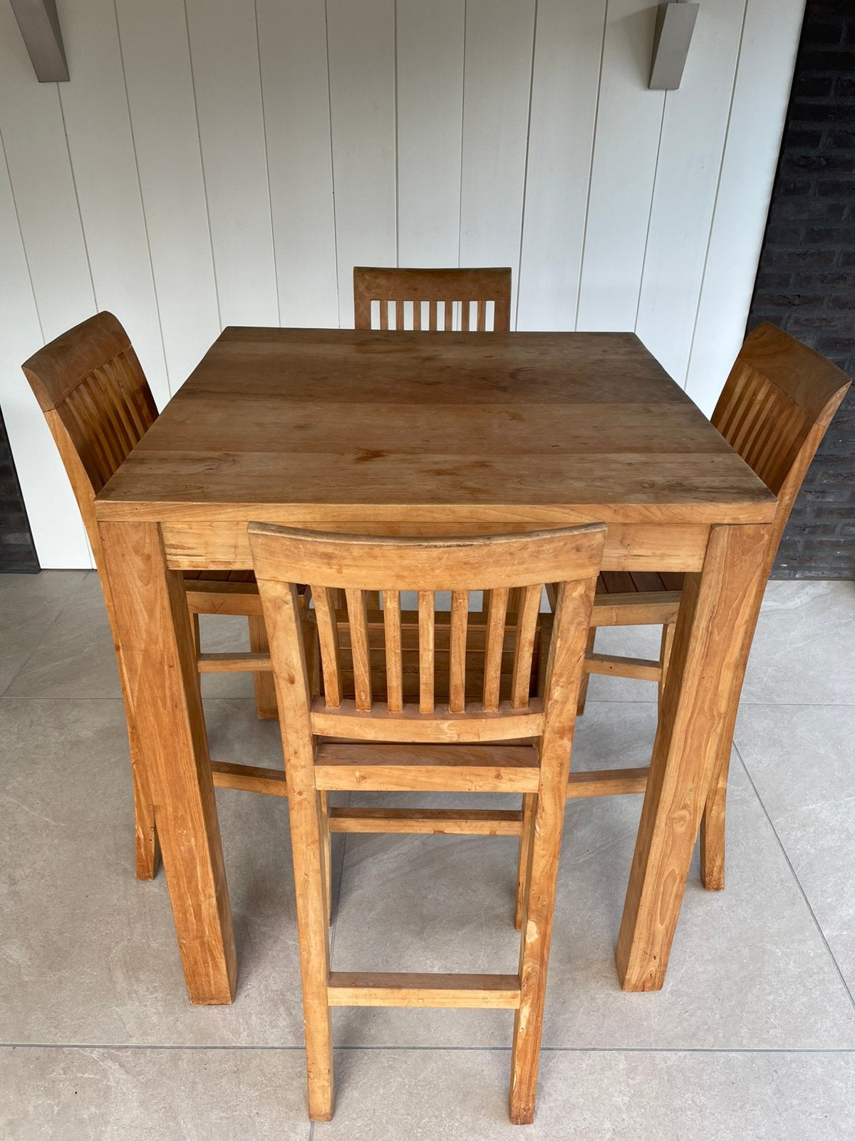 Bartafel met krukken (stoelen) teak hout. Tafel: 90x90x104, Ophalen of Verzenden, Gebruikt