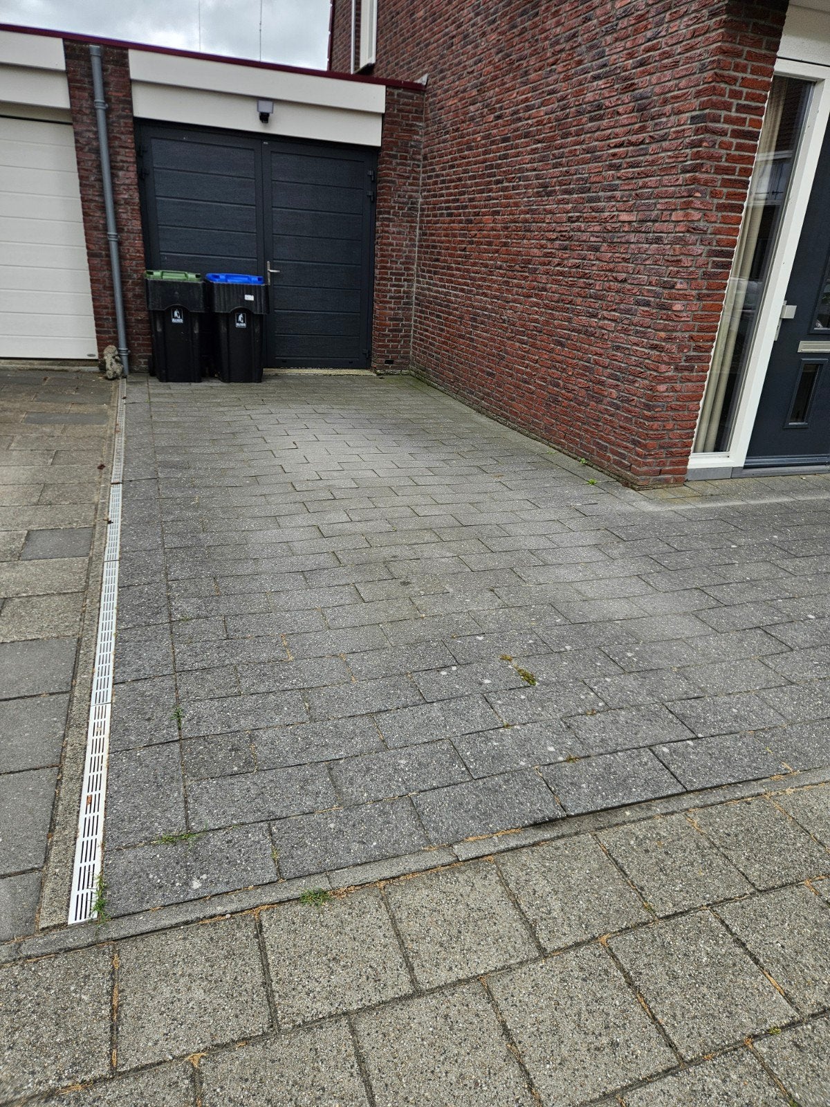 tegels gratis! zelf eruit halen, Tuin en Terras, Ophalen, Overige materialen, Gebruikt, 10 m² of meer