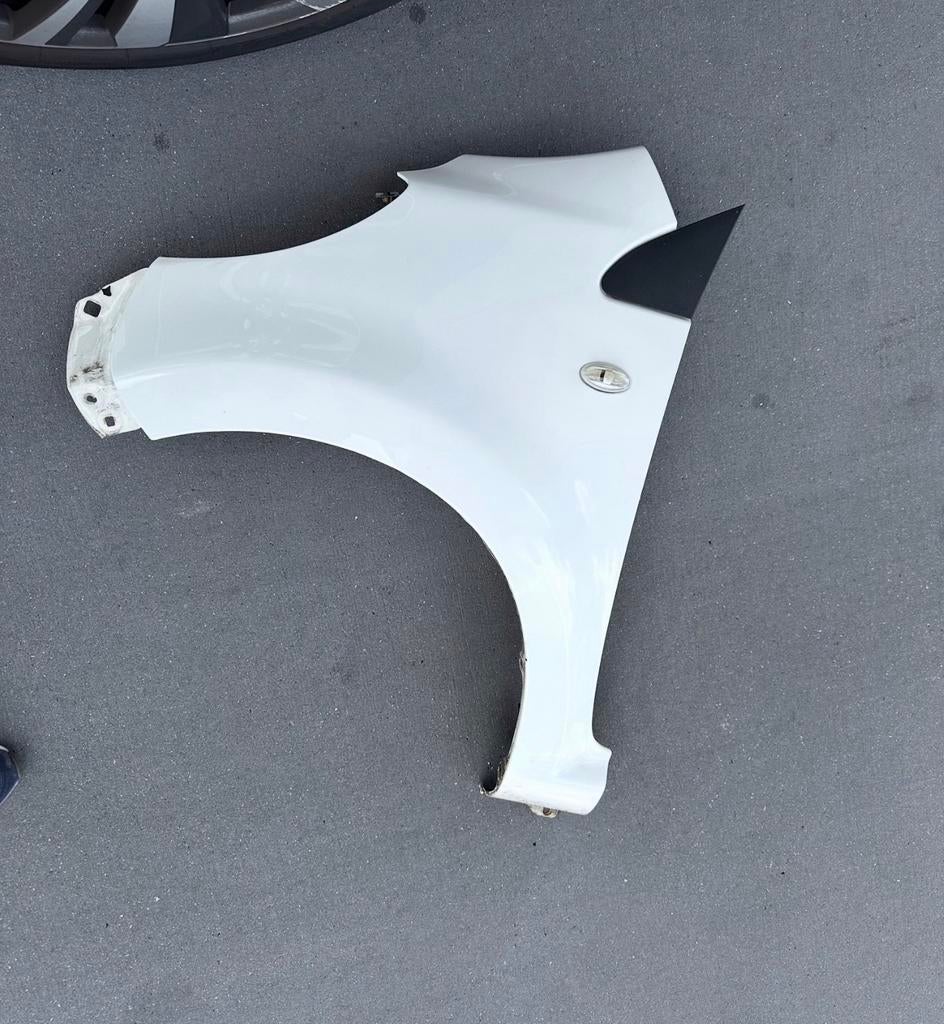 Origineel links spatborden voor C1 of Peugeot 107, Ophalen of Verzenden, Rechts, Citroën, Spatbord