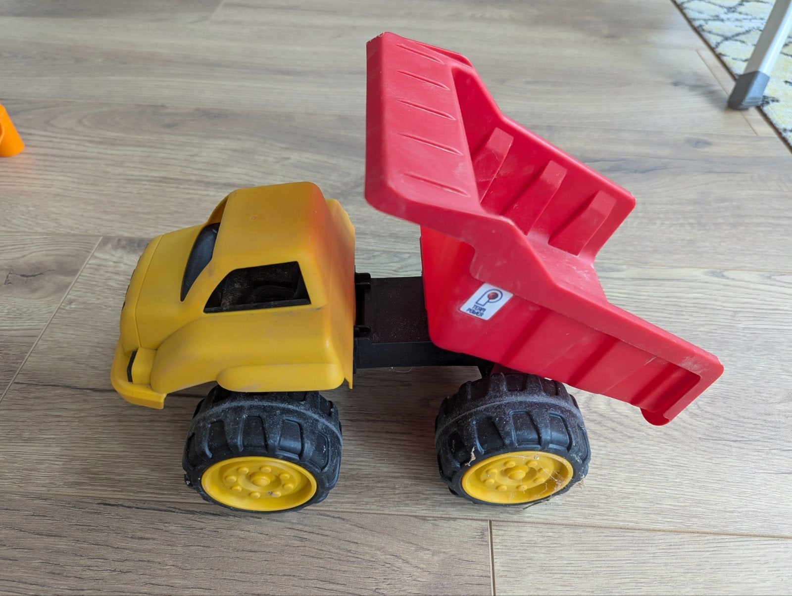 Grote speelgoed kiepwagen - Geel en rood, Kinderen en Baby's, Speelgoed | Speelgoedvoertuigen, Ophalen of Verzenden, Gebruikt