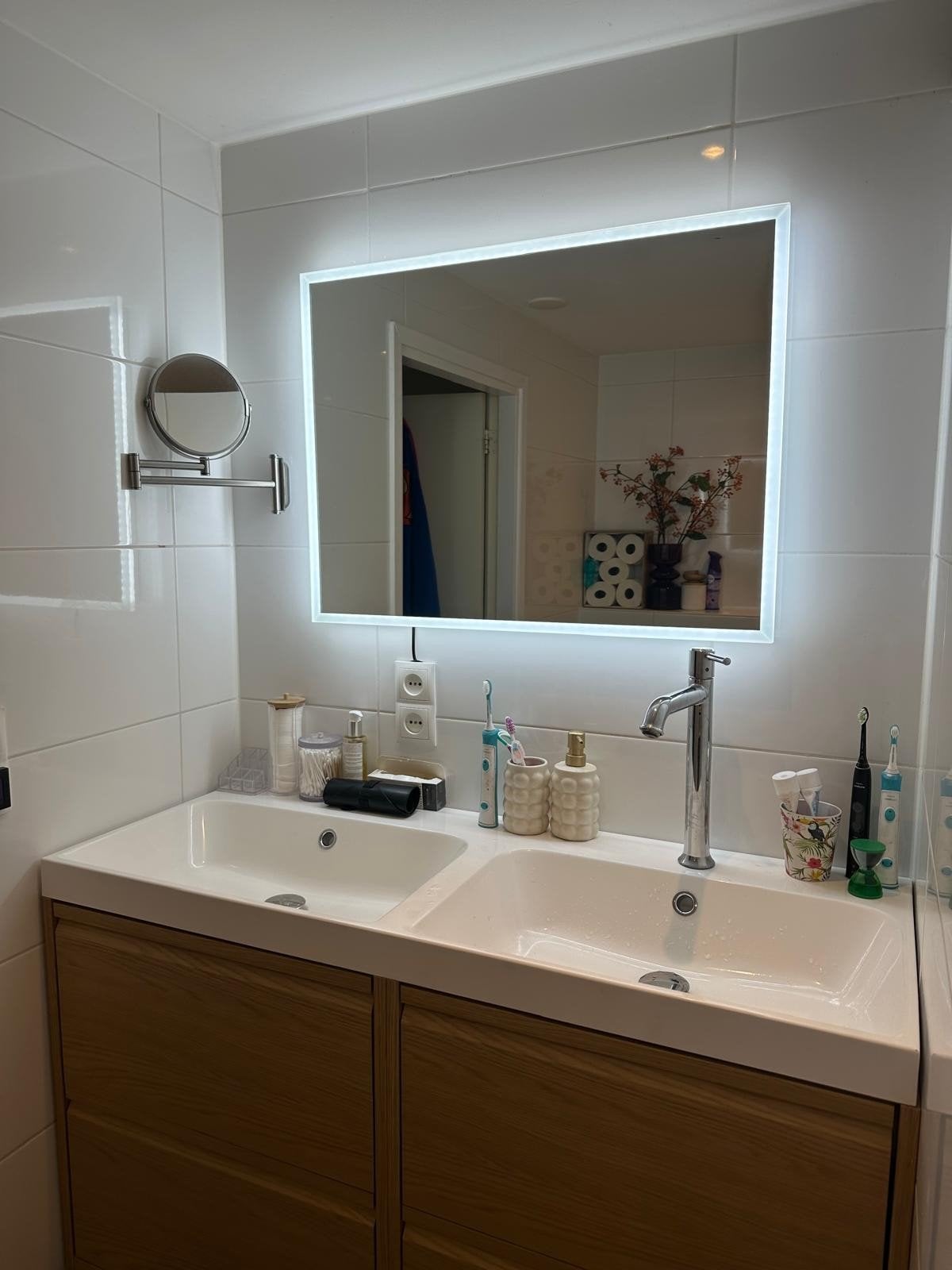 Moderne badkamerspiegel met LED-verlichting, Ophalen, Zo goed als nieuw, 75 tot 100 cm, Minder dan 100 cm