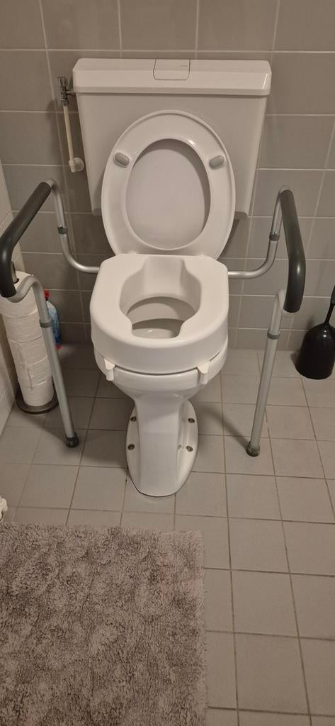 wc verhoger met opstabeugels, Diversen, Verpleegmiddelen, Ophalen