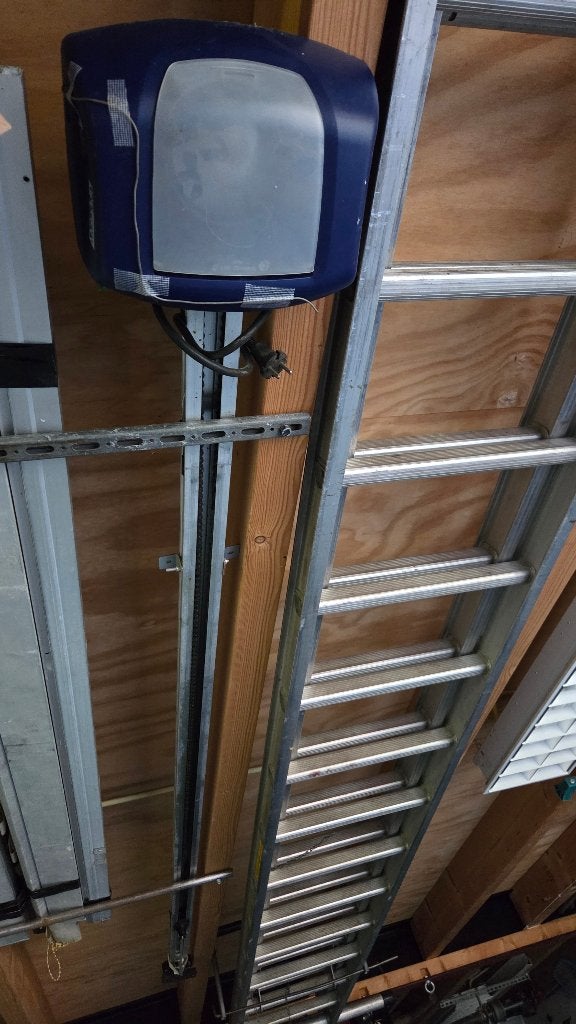 Motorlift garagedeur., Ophalen