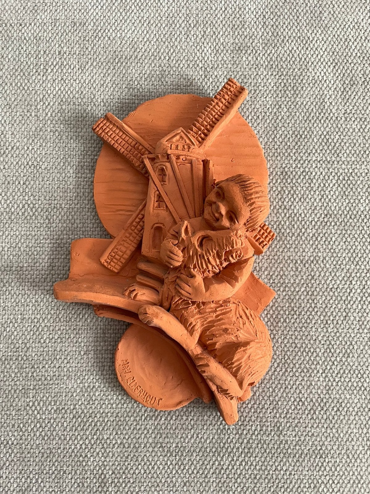 May Claerhout (1939-2016) terracotta wanddecoratie, Ophalen of Verzenden, Wanddecoratie, Steen of Keramiek, Scène