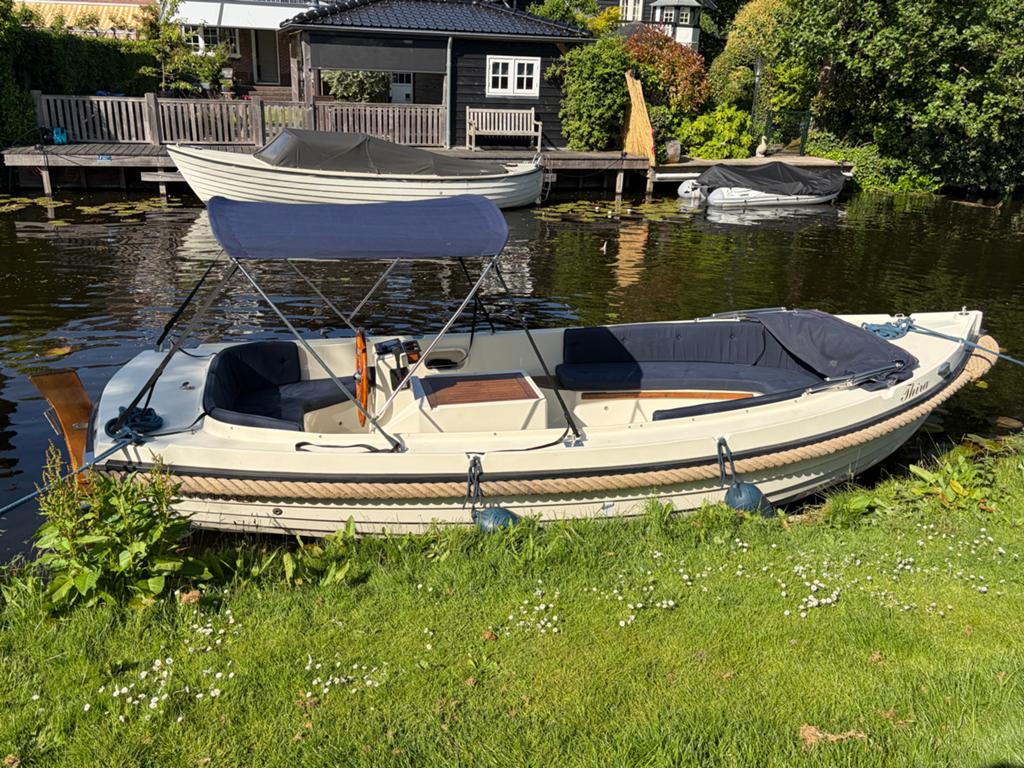 Interboat 20 uit 2002 met 827 draaiuren en zonnekap, Watersport en Boten, Ophalen, Overige merken, Gebruikt, Binnenboordmotor