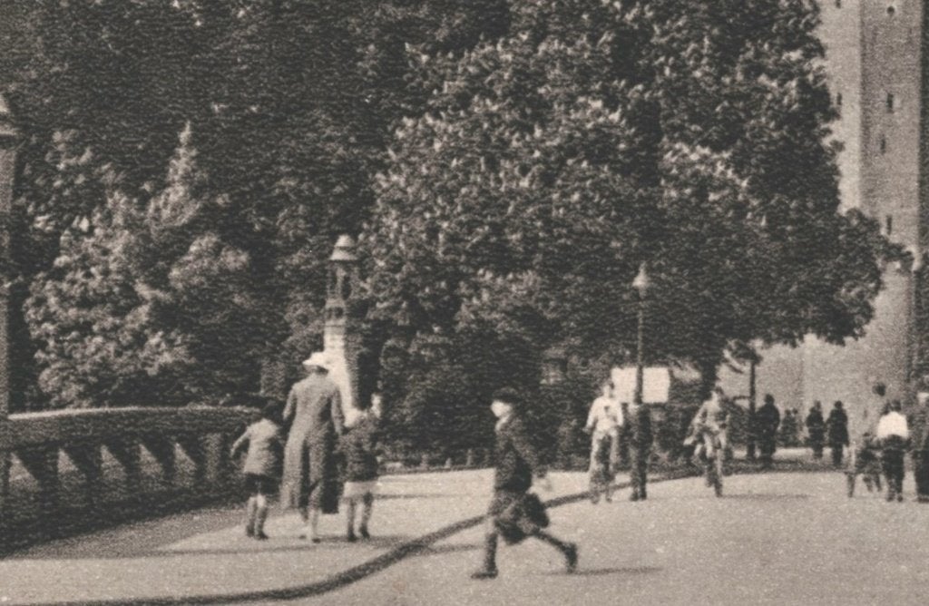 967655	Zwolle	OV Circa 1930 Sassenpoort	Sassenpoortenbrug, Ophalen of Verzenden, 1920 tot 1940, Gelopen, Overijssel