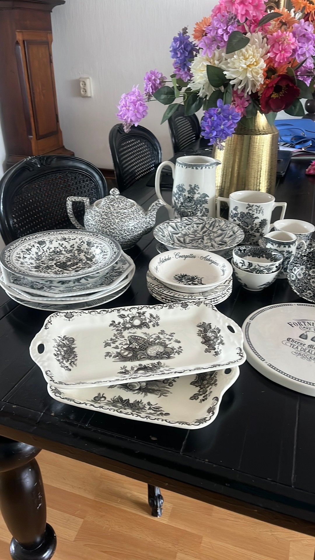 Burleigh servies delen creme zwart, Antiek en Kunst, Ophalen